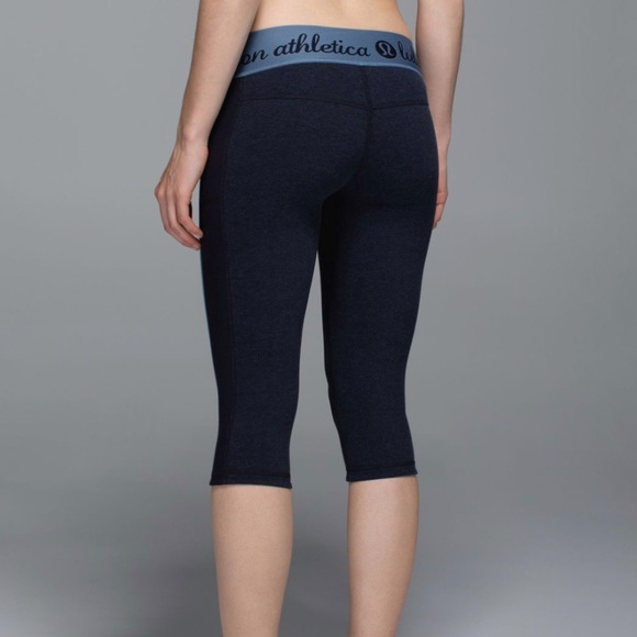 Lululemon naval blue denim inner essence crop practice cotton legging logo waist - Picture 5 of 7